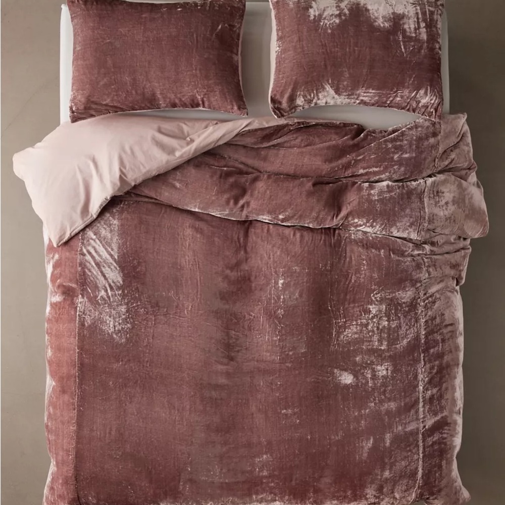 Urban Outfitters Skye Velvet Queen/Full Duvet Cover in “Rose”